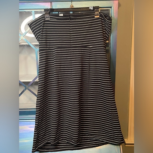 Old Navy Strapless Dress with Zipper Closure - Size XL - Good Preloved - Picture 4 of 4